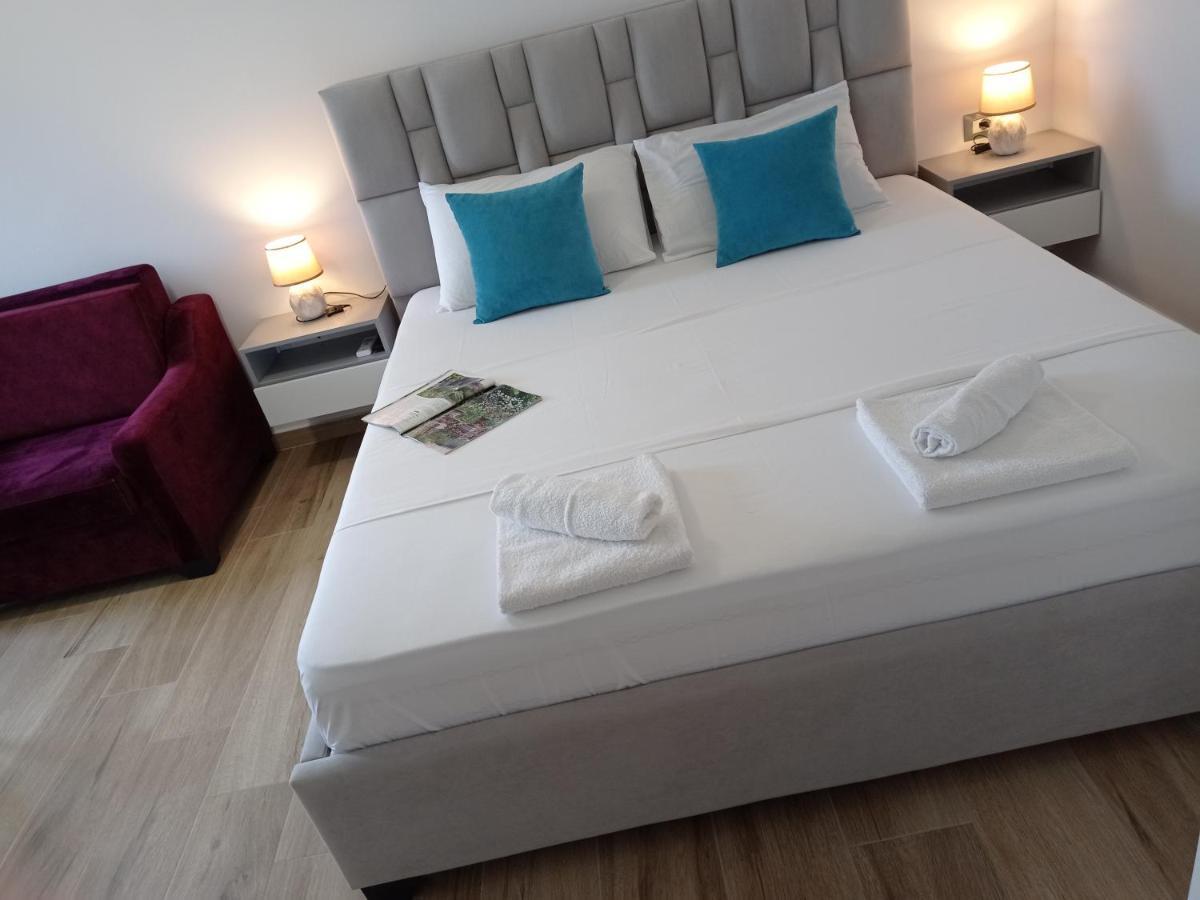 Luxury Triple Room