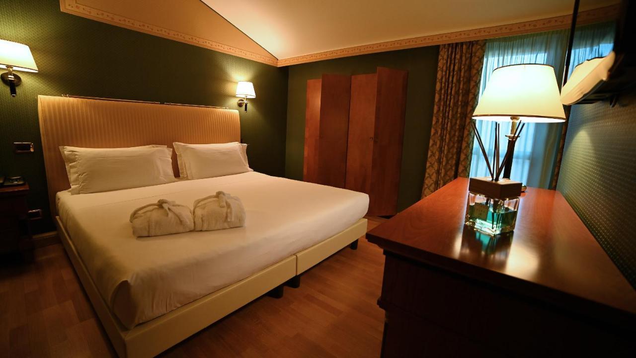 Suite,1104842481:JPEG