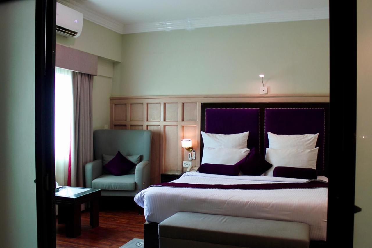 Deluxe King Suite