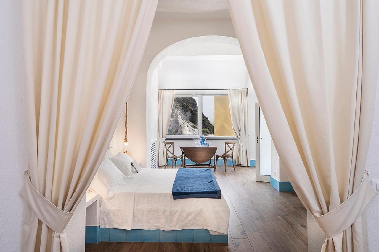 Suite con Vista Mare Parziale