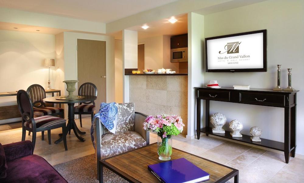 One-Bedroom Apartment,1109544117:JPEG