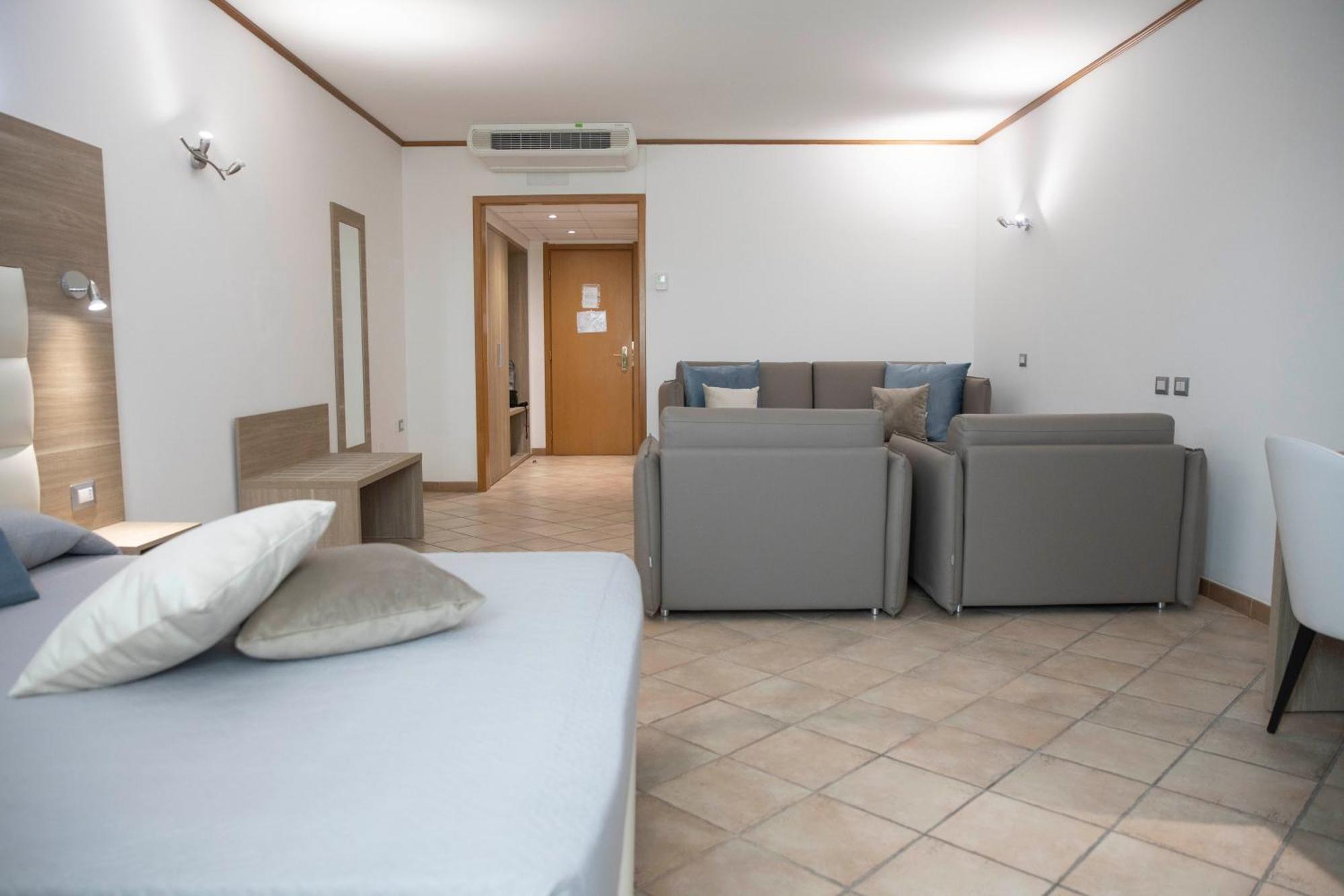 Deluxe Single Room