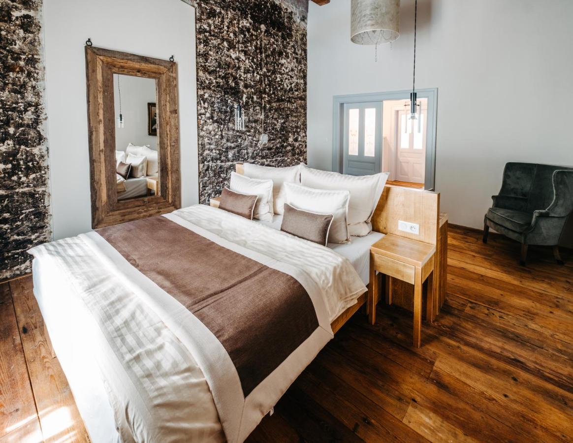 Deluxe Double Room Bath