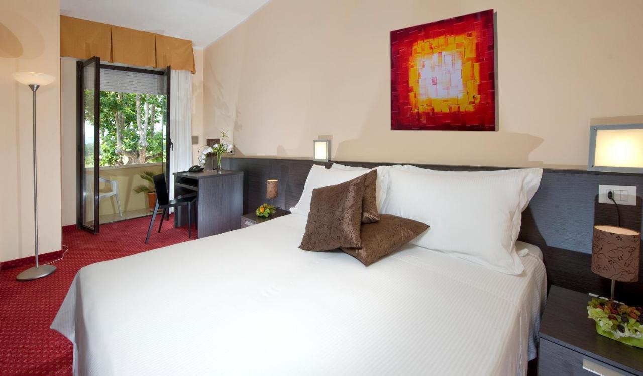 Double or Twin Room Balcony