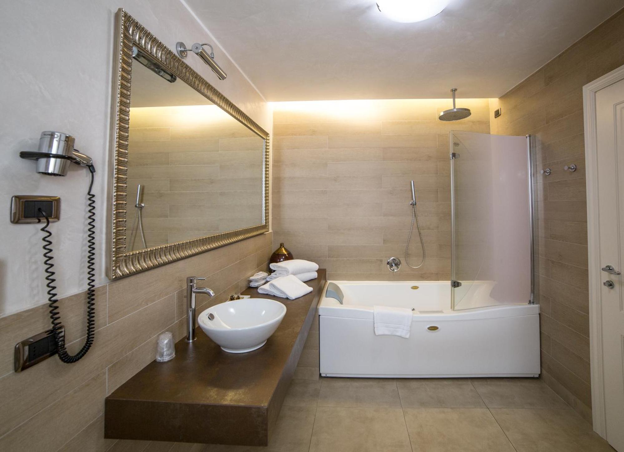 Junior Suite Jacuzzi