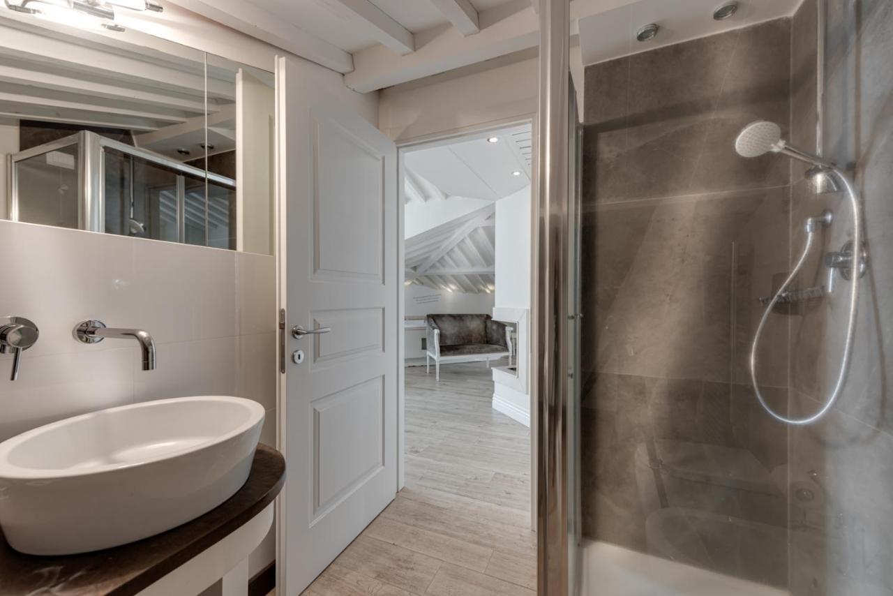Queen Suite Spa Bath