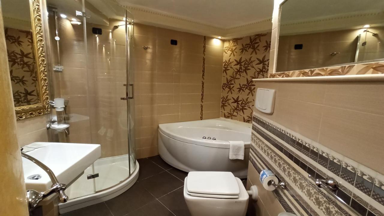Double Room with Spa Bath