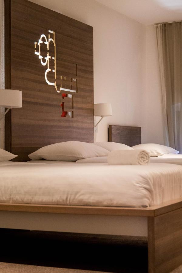 Comfort Room,1380572606:JPEG