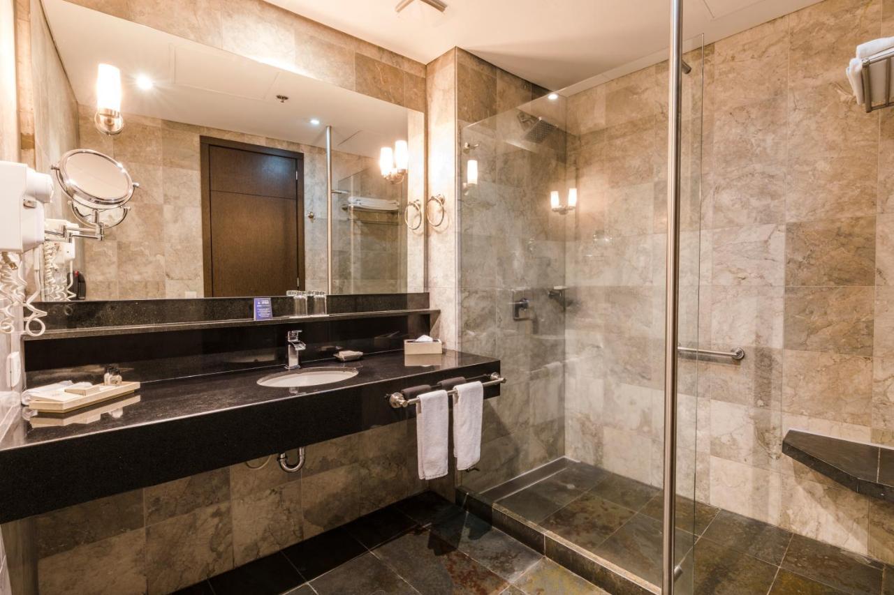 Luxury King Room