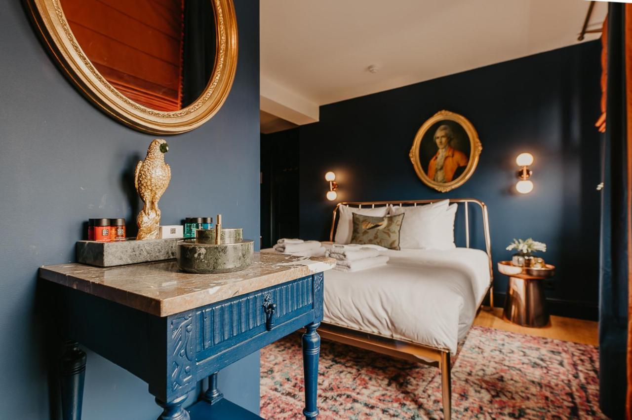 Family Room,1121360406:JPEG