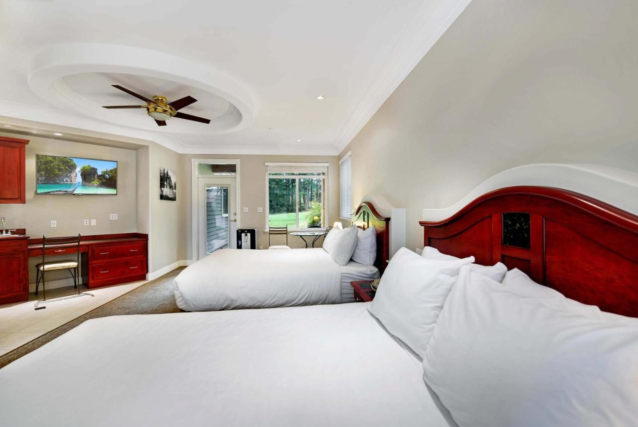 Queen Room Two Queen Beds