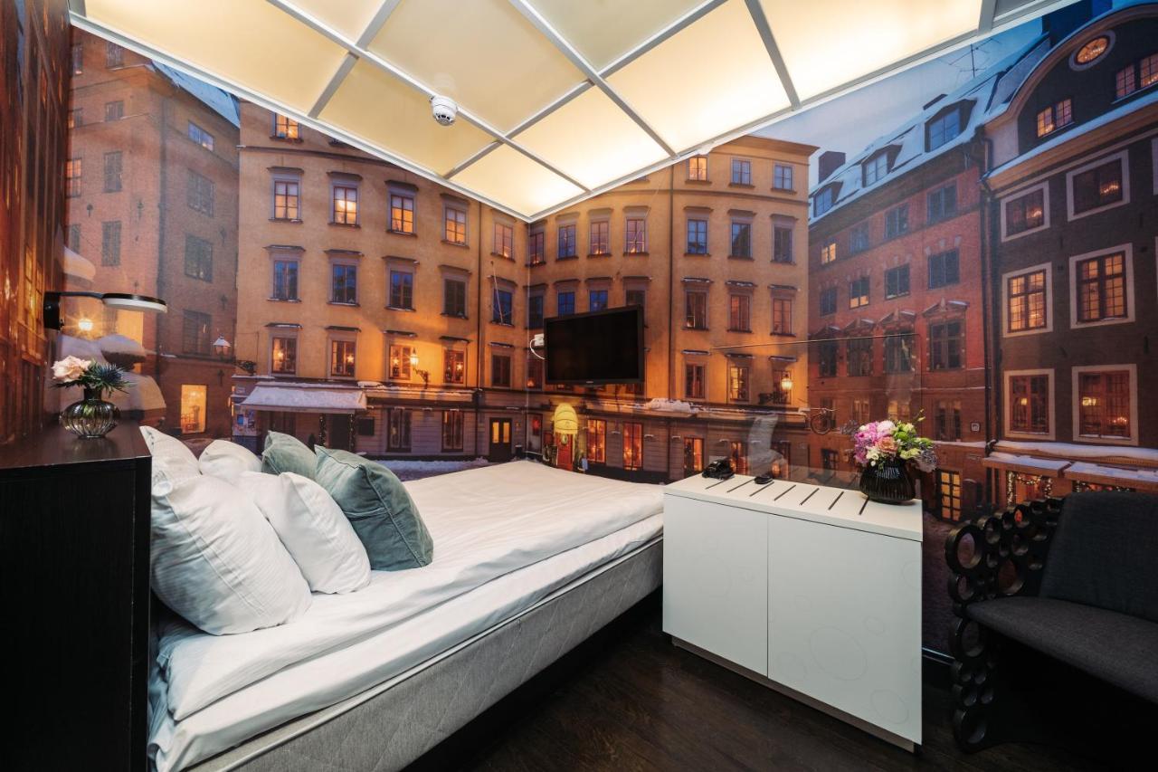 Compact Cabin no windows 140cm bed