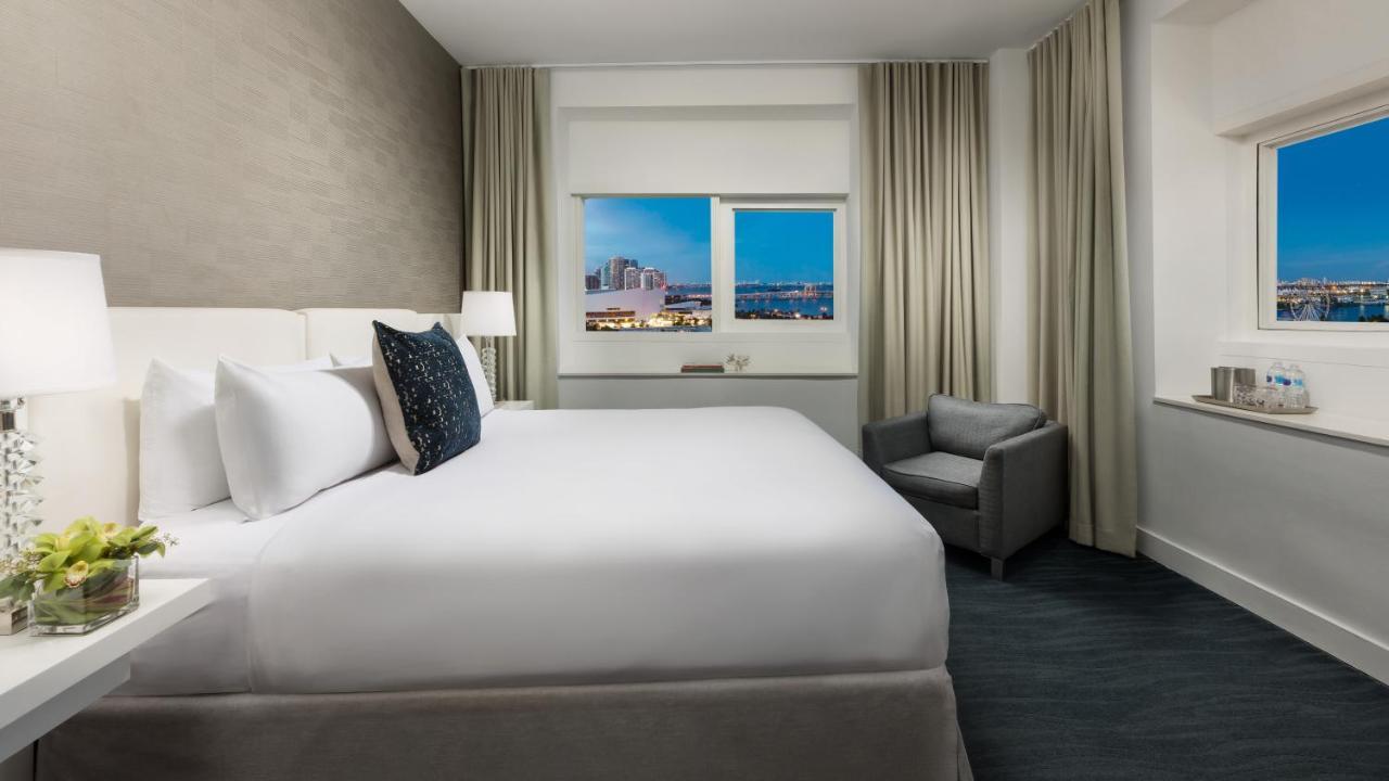 Trendy King Bay View