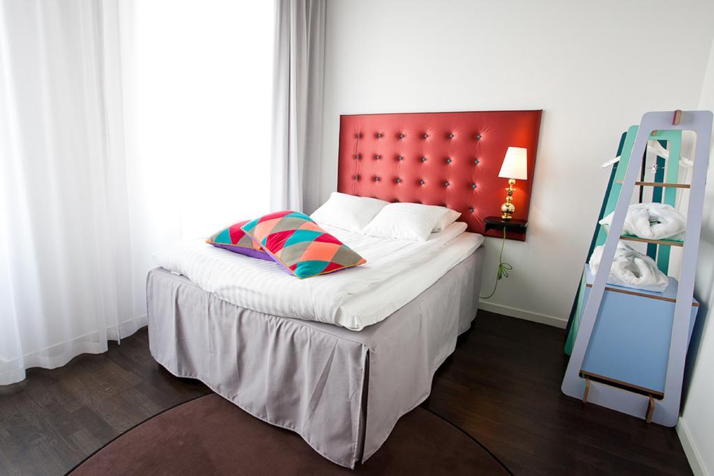 Large Single Room (140 cm bed)