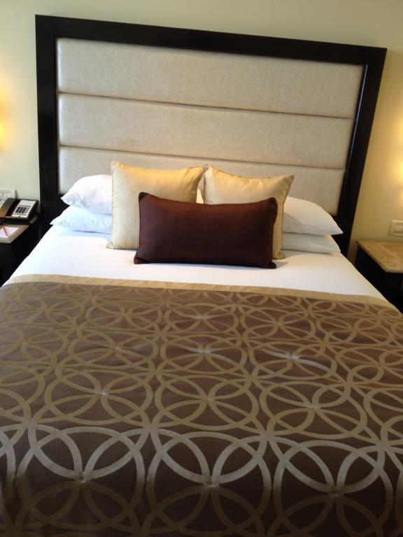 Superior Queen Bed Room with 20% discount on Food & Beverage and Spa,175996674:JPEG