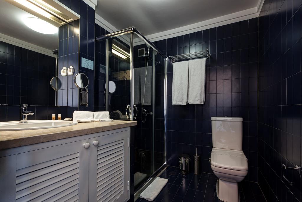 Deluxe Double or Twin Room with River View,1215835171:JPEG