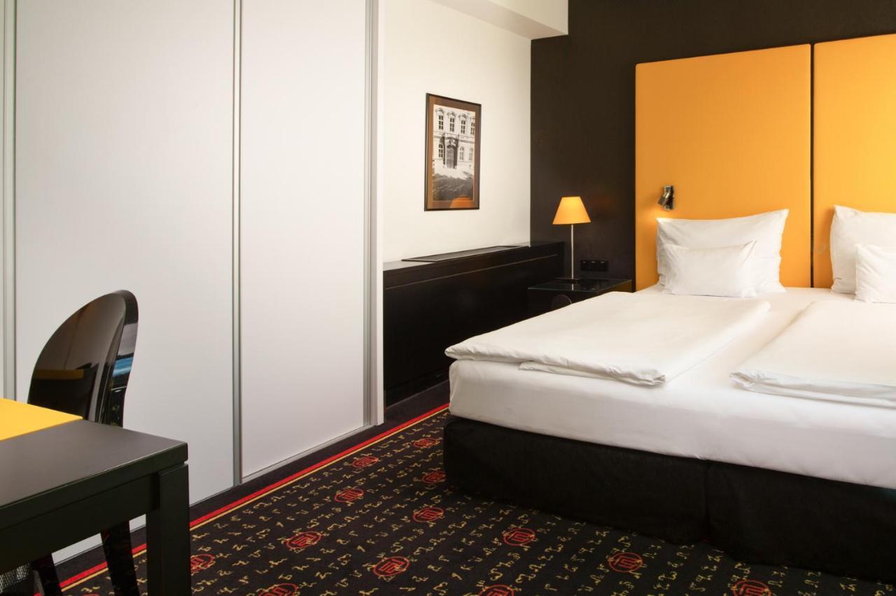 Junior Suite Access to Executive Lounge
