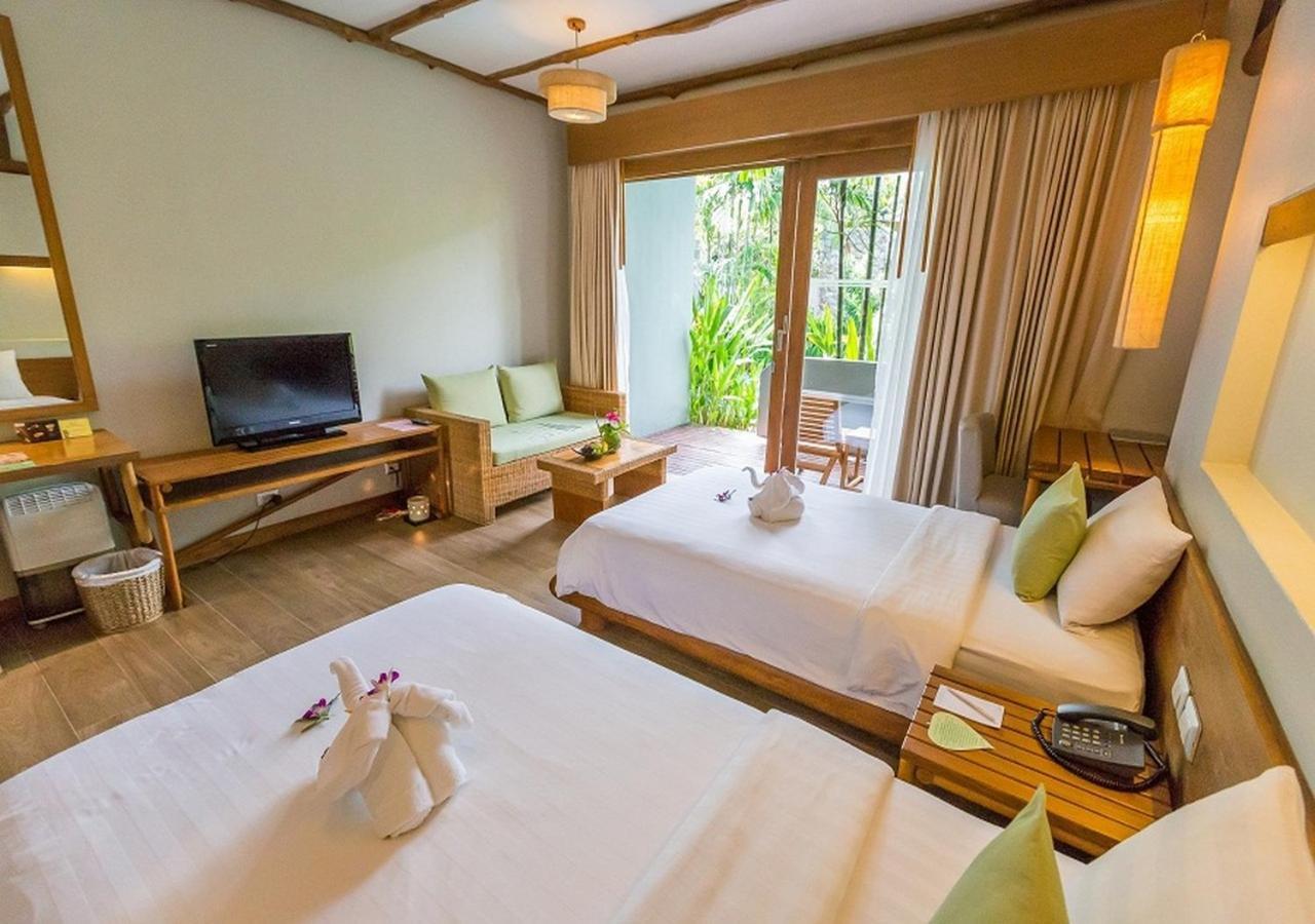 Deluxe Twin Room Pool Access