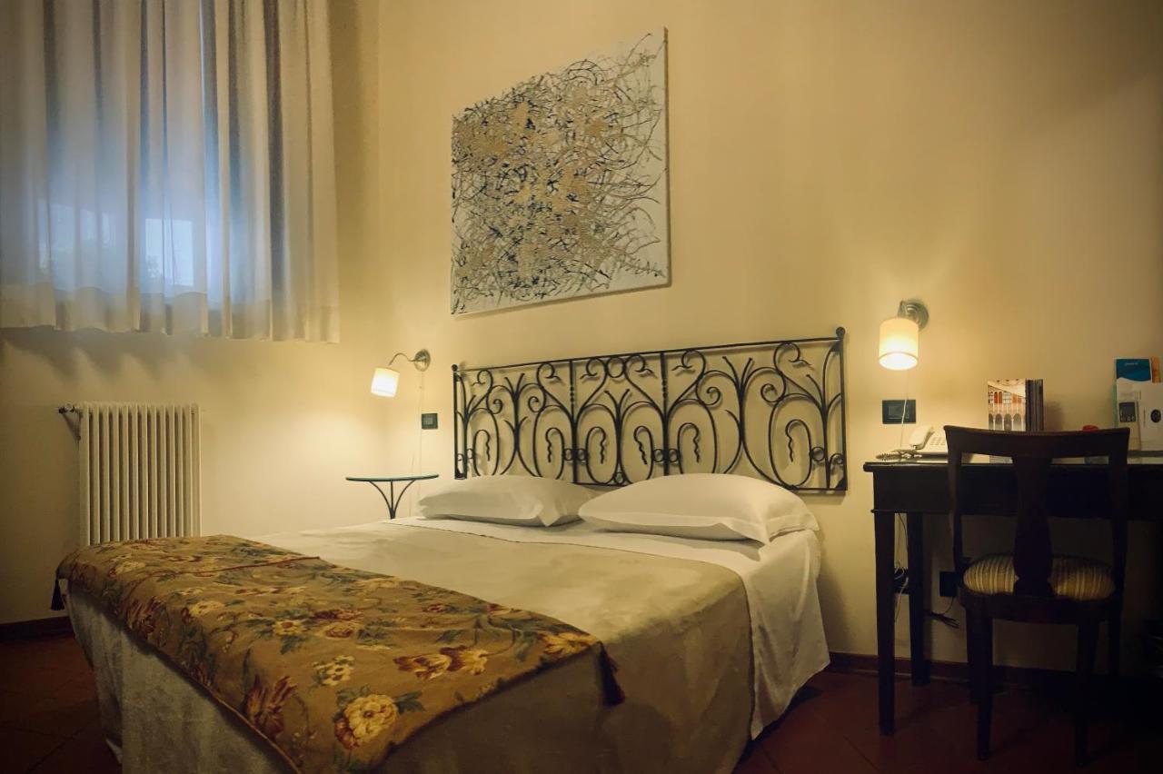 Economy Double Room with French bed,1157435799:JPEG