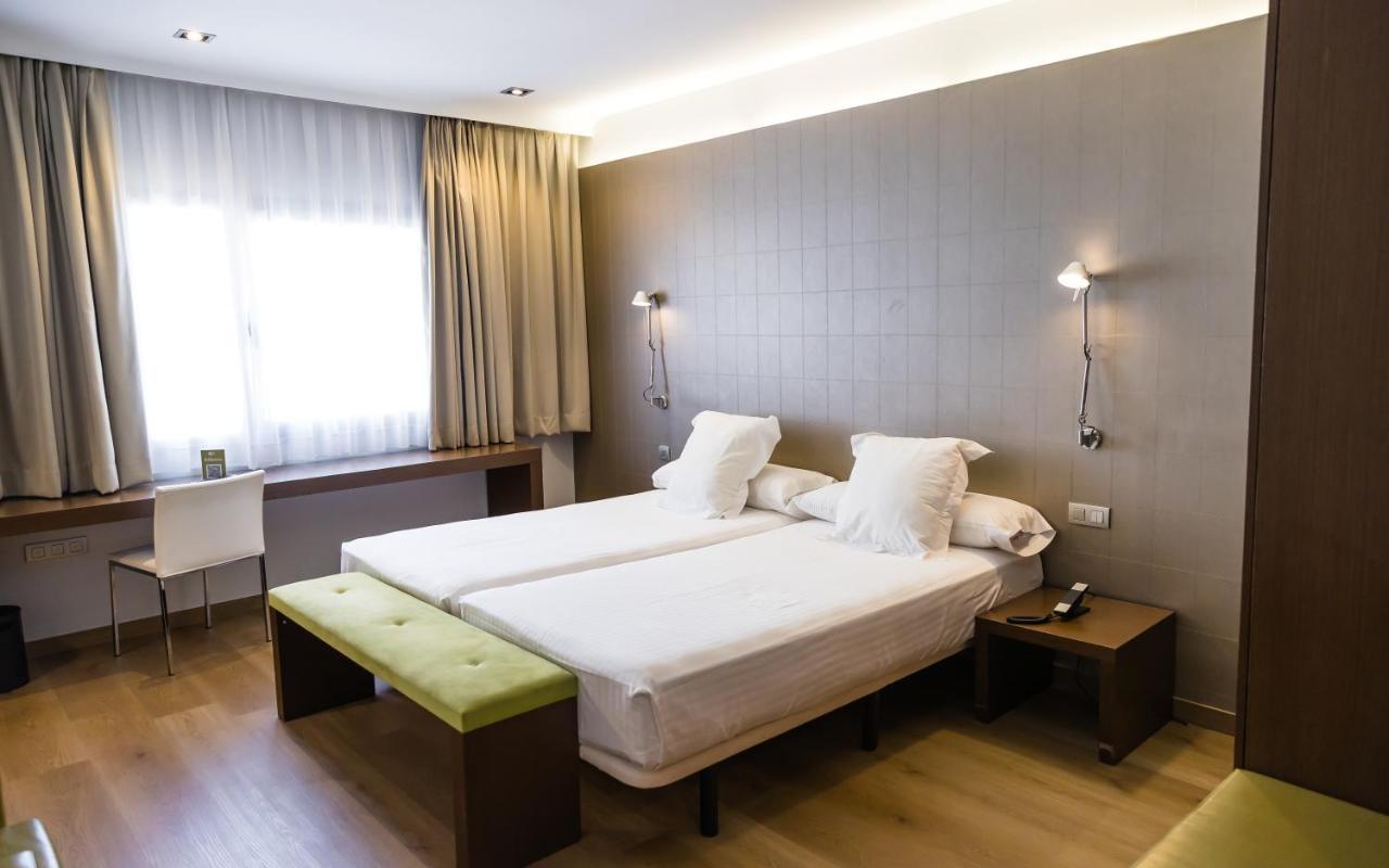 Twin Room,1132500756:JPEG