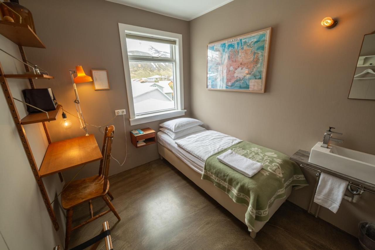 Single Room,917466466:JPEG