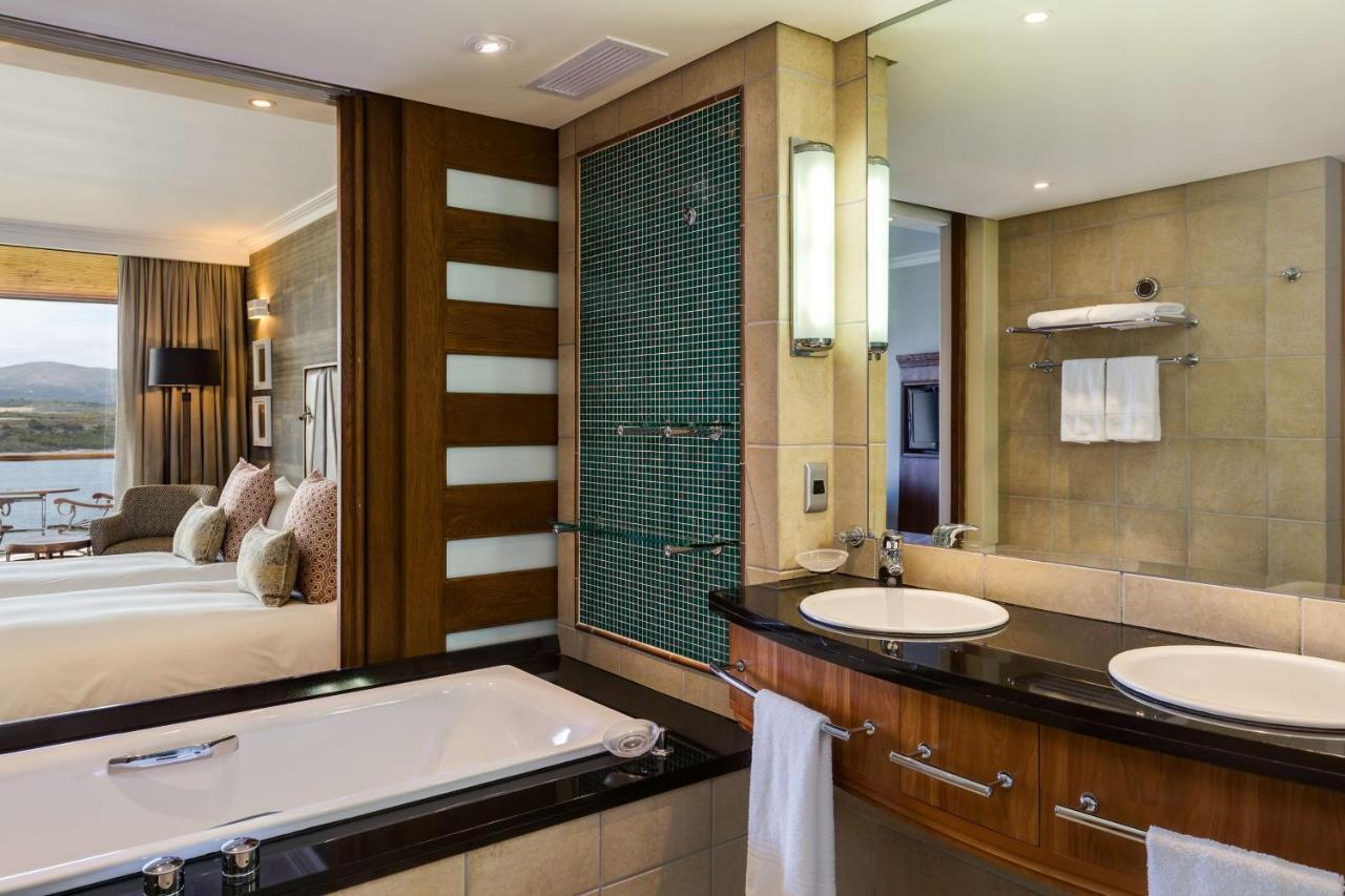 Premium Deluxe King Room with Lagoon View