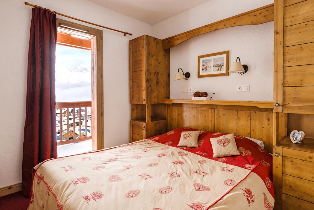 Two-Bedroom Apartment Alcove Split Level