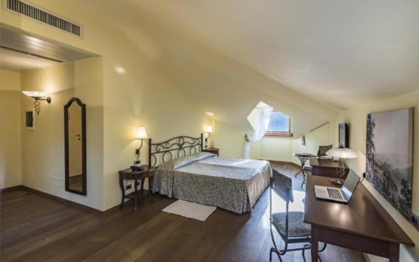 Deluxe Double or Twin Room Lake View Attic