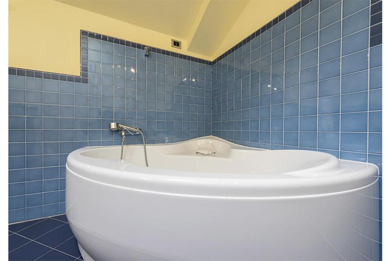 Deluxe Double or Twin Room Lake View Attic