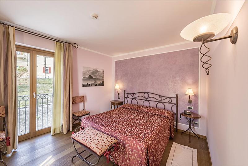 Double or Twin Room Partial Lake View
