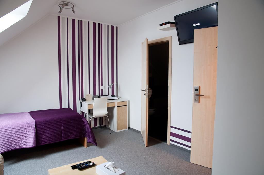 Single Room Bathroom