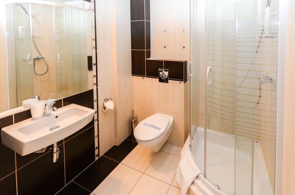 Apartment (4 Adults),114522011:JPEG