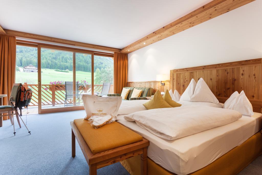 Comfort Double Room with Balcony,25406271:JPEG