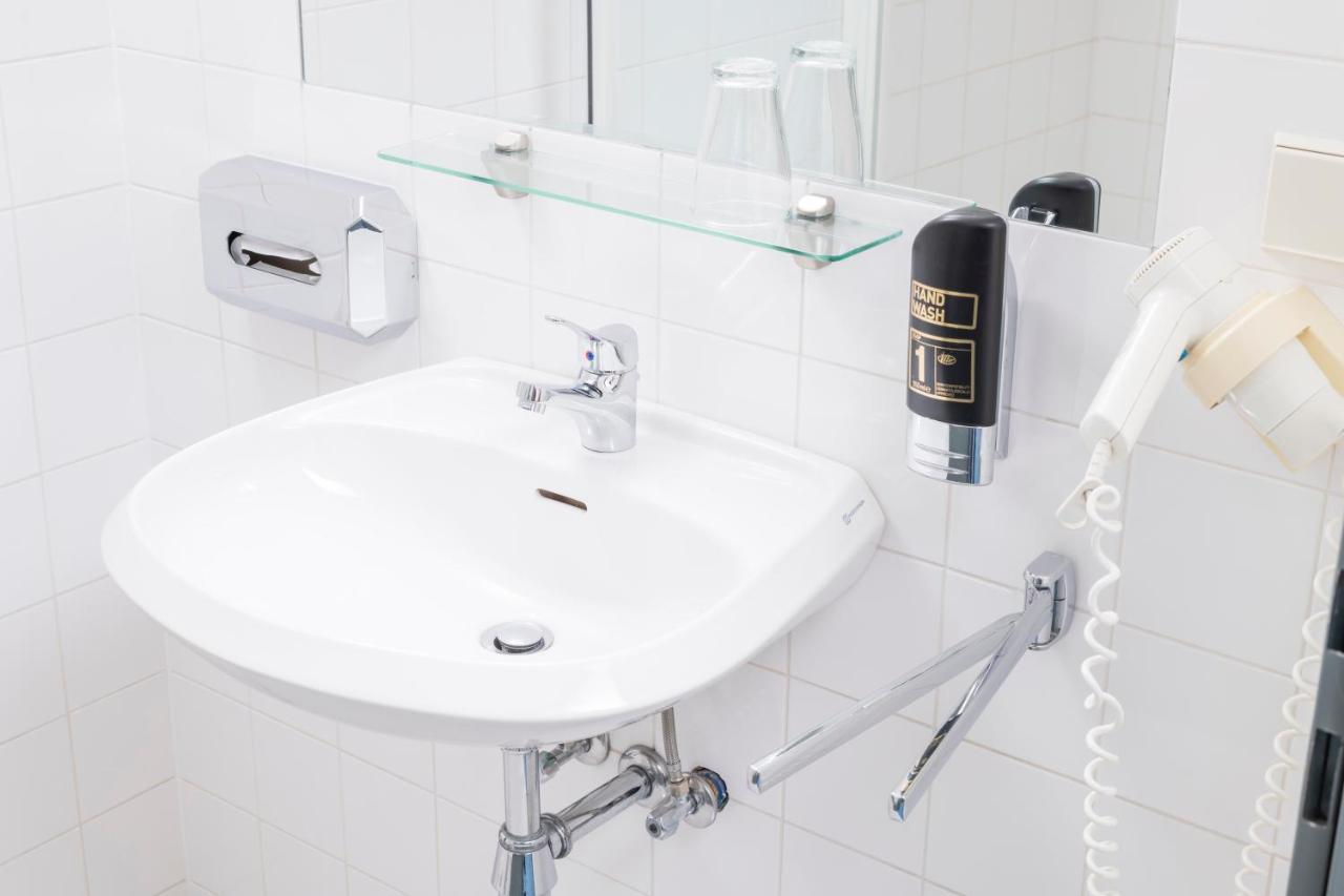 Single Room,1145361418:JPEG