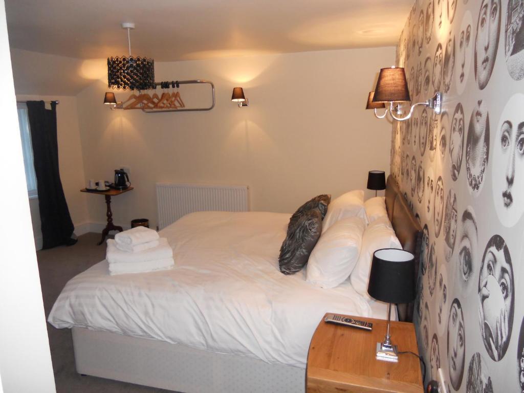 Small Double Room,785196474:JPEG