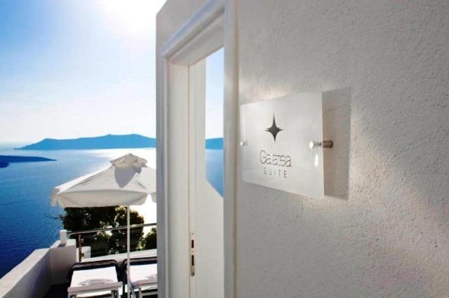 Galatea Suite with Hot Tub and Caldera View