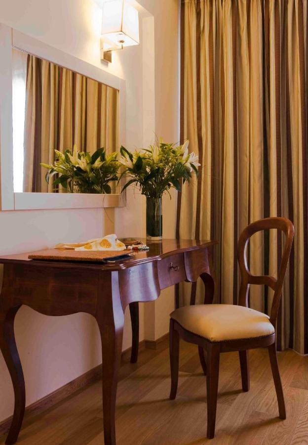 Double or Twin Room with Mountain View