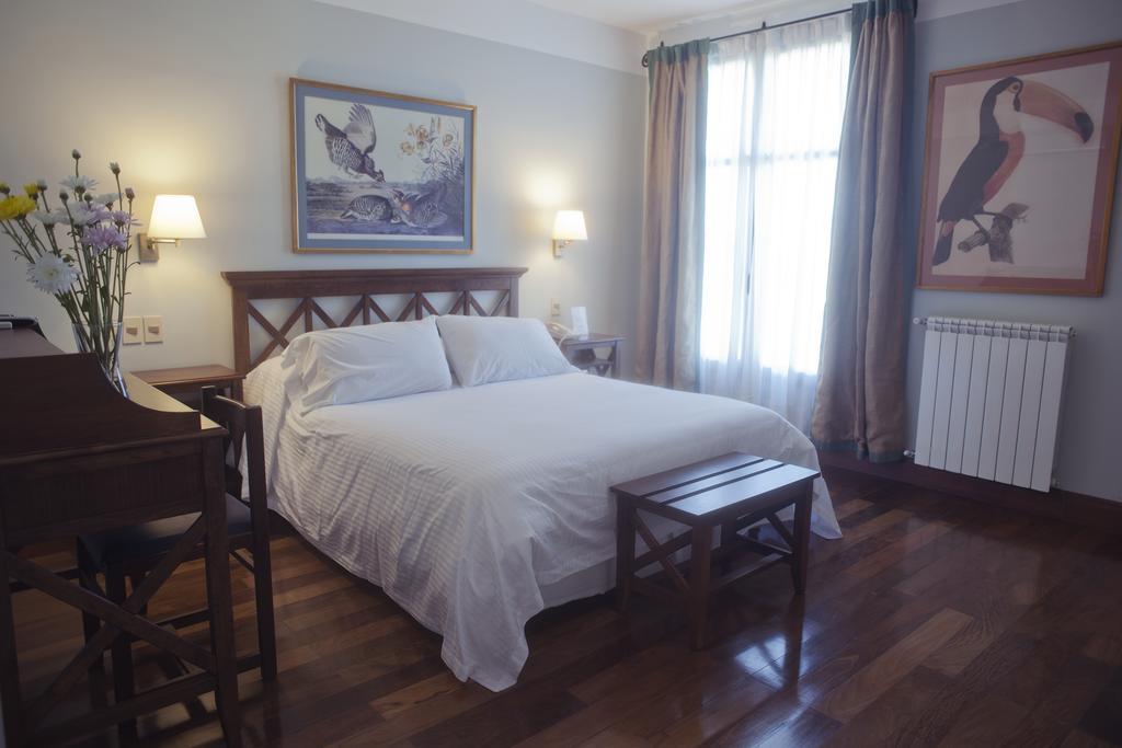 Suite,629921241:JPEG