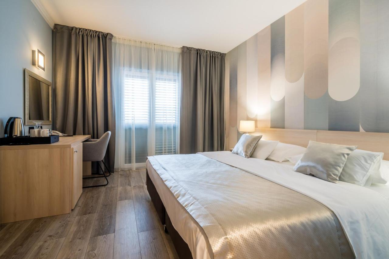 Double or Twin Room Balcony,1277275723:JPEG