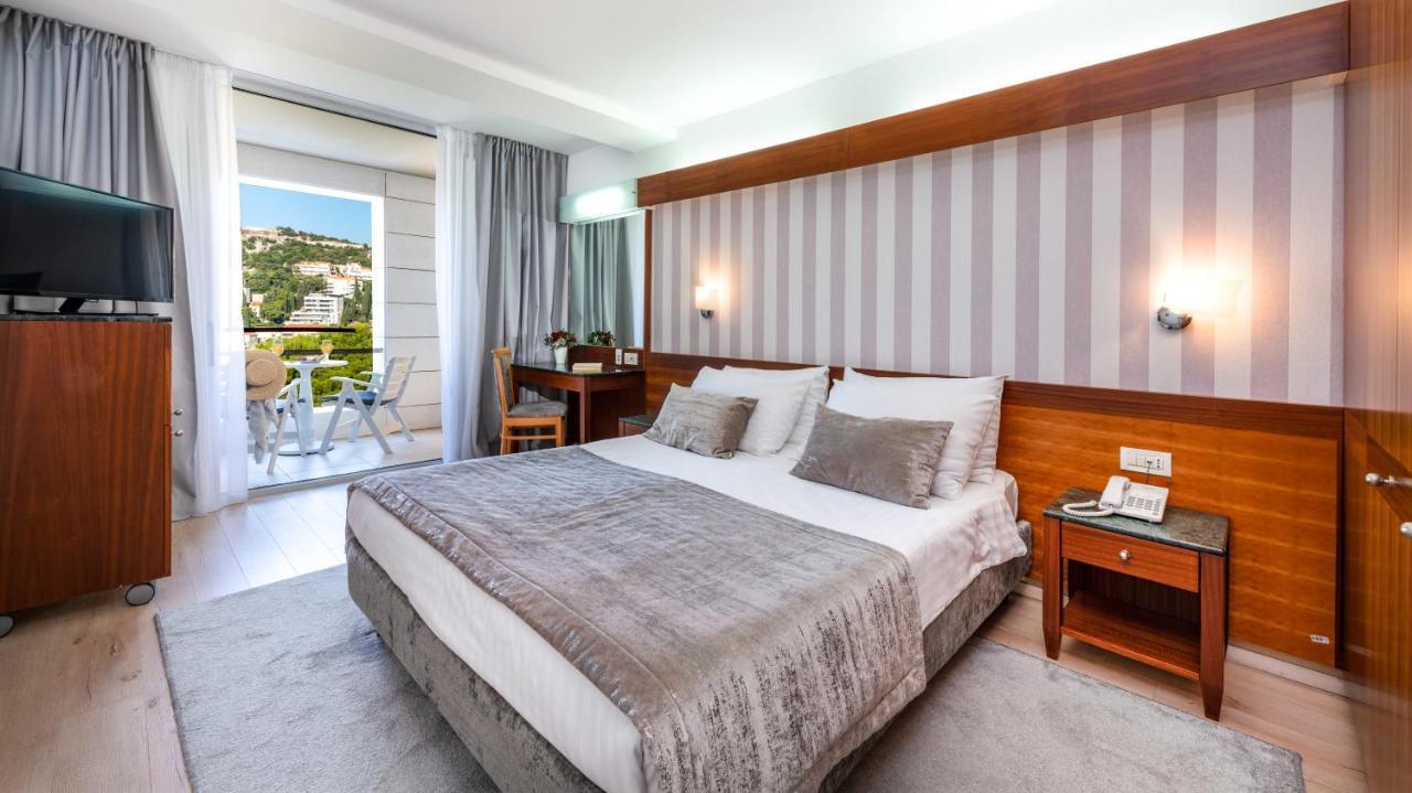 Double or Twin Room Balcony Sea View