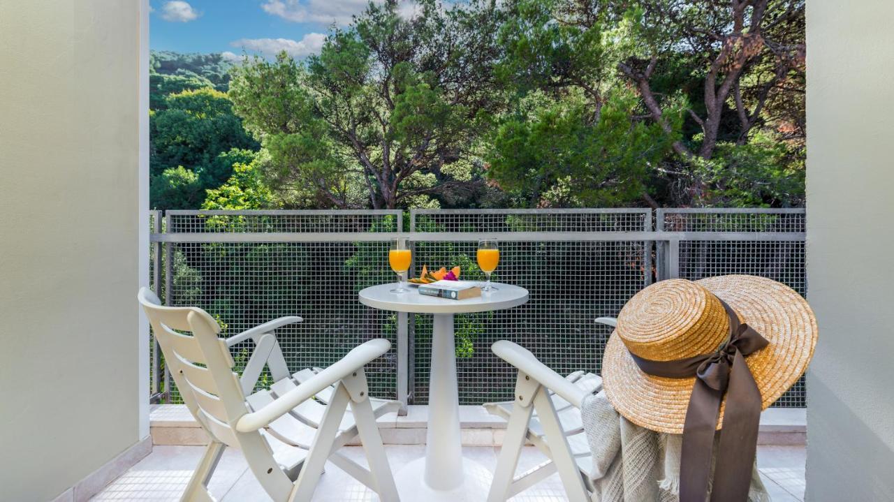 Double Room Balcony Park View