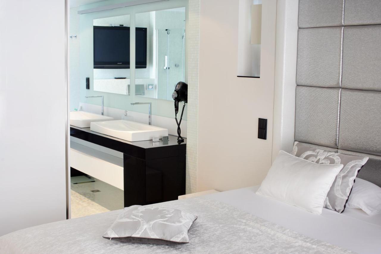 Superior Suite Balcony Jacuzzi