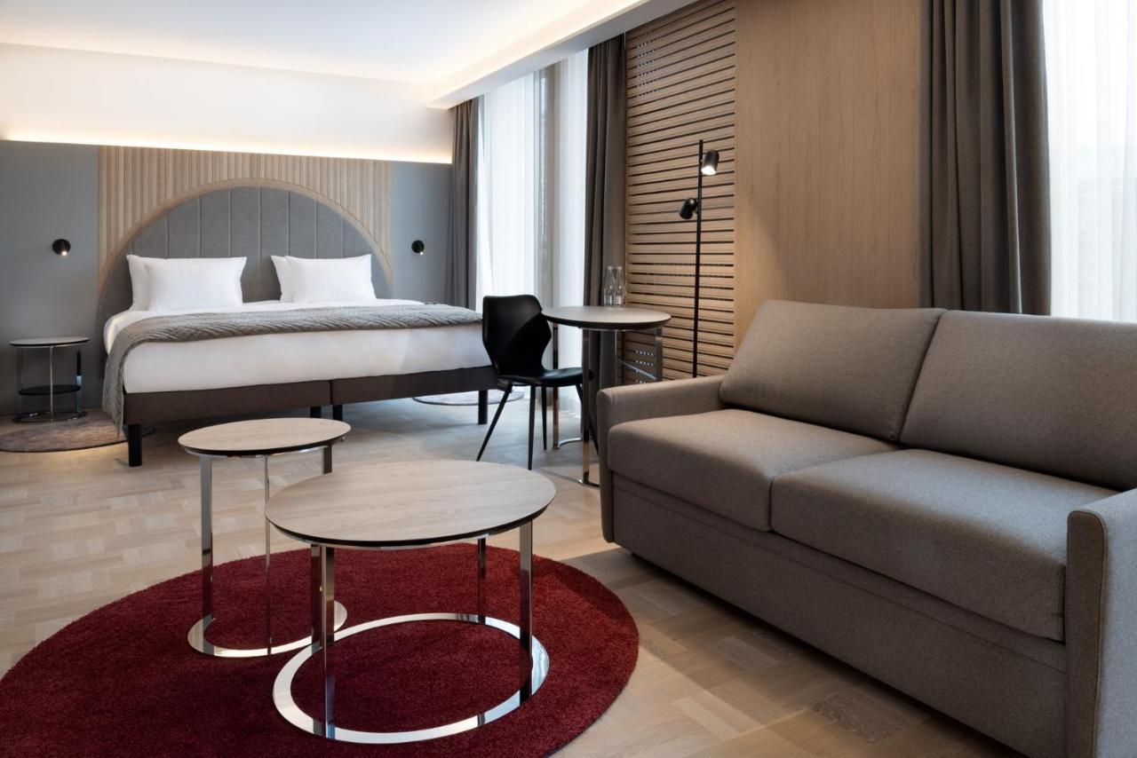 Deluxe Family Room,1168277596:JPEG