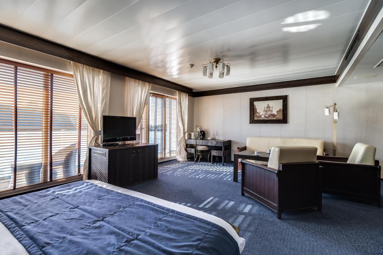 Deluxe Double Room River View