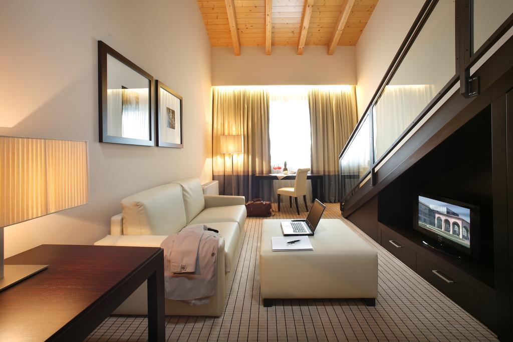 Junior Suite,117042946:JPEG