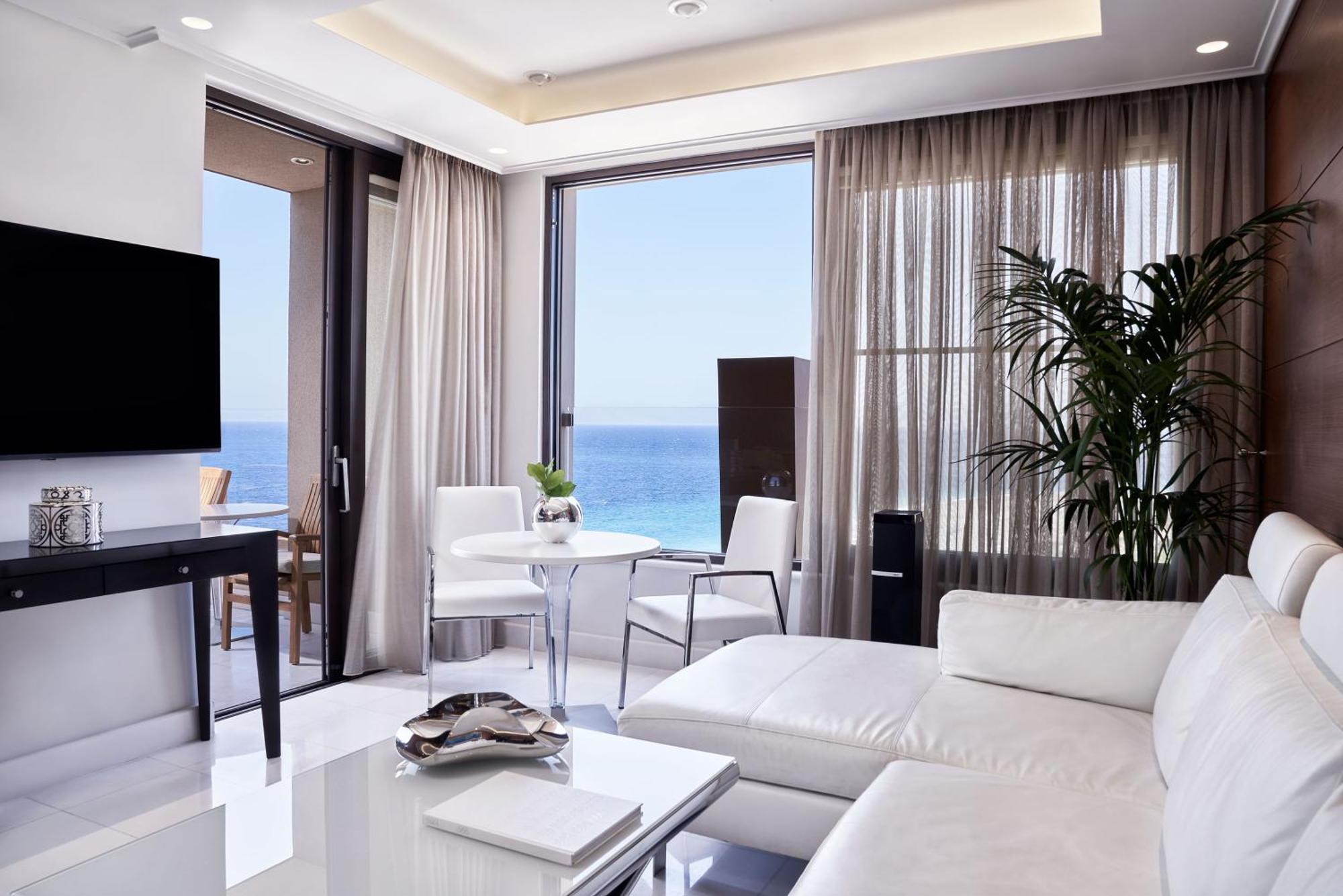 The Penthouse Suite,1239932974:JPEG