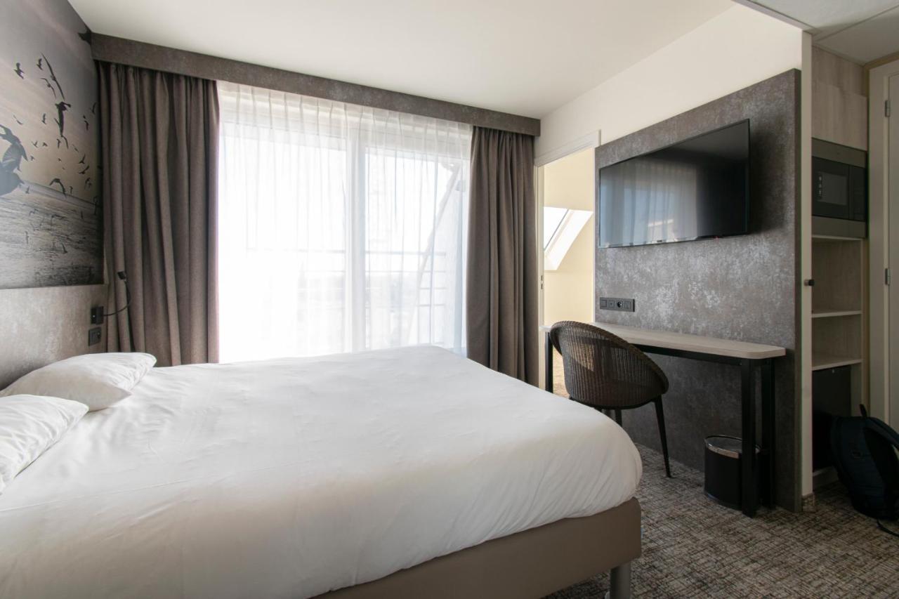 Family Room with Bunk Bed and Balcony,1275275938:JPEG