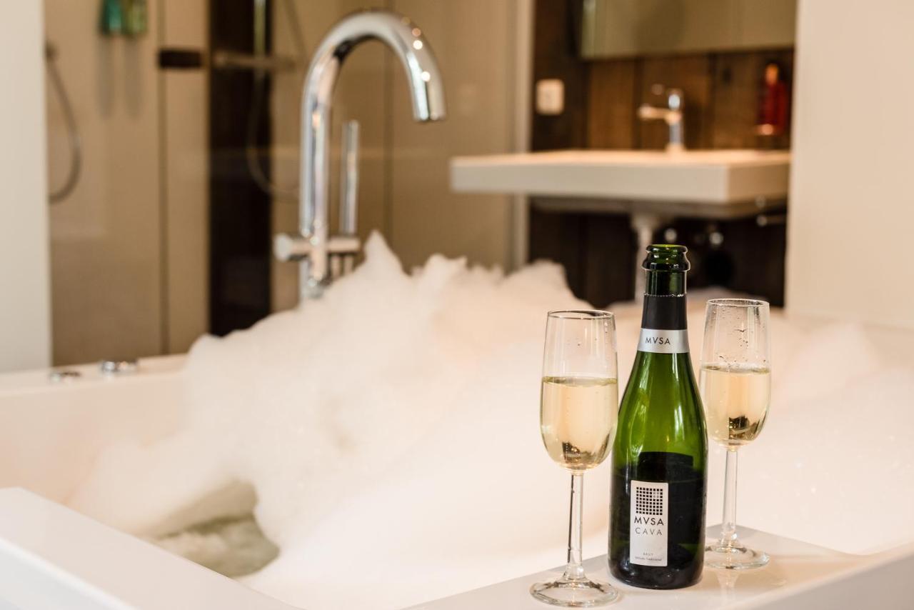 Deluxe Suite with Spa Bath,1179151393:JPEG