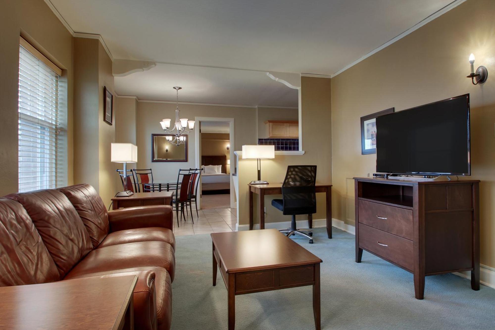 One-Bedroom Suite Spa Bath