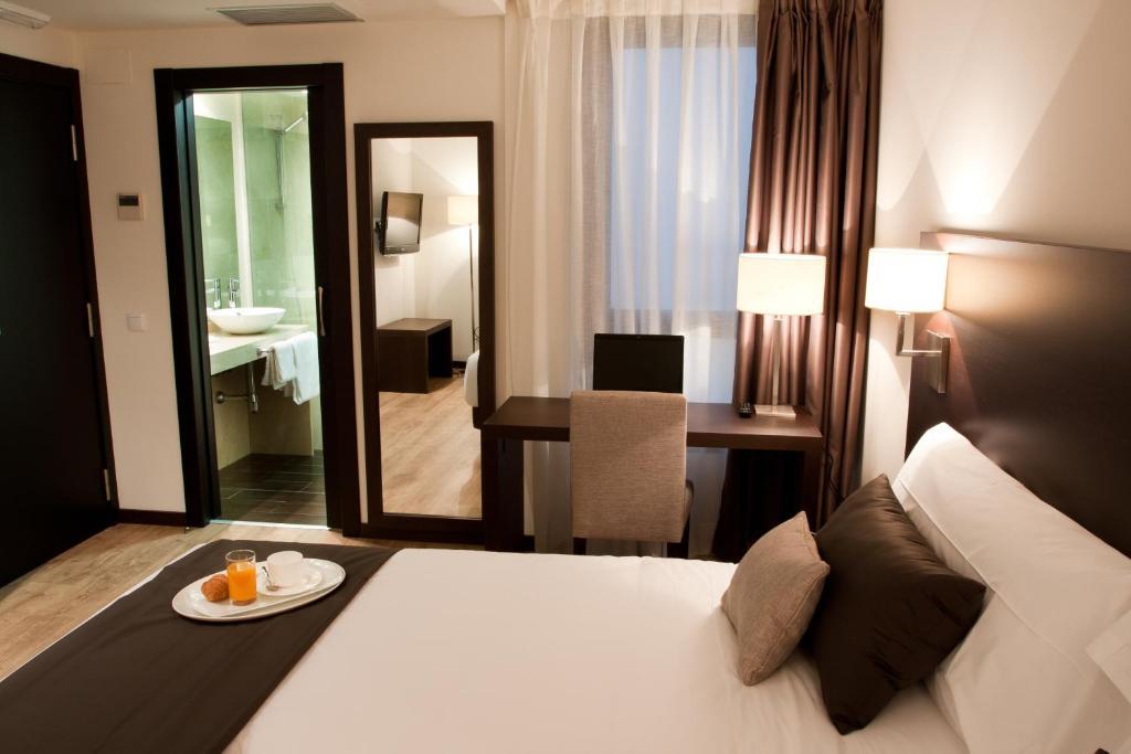 Double or Twin Room,11859684:JPEG